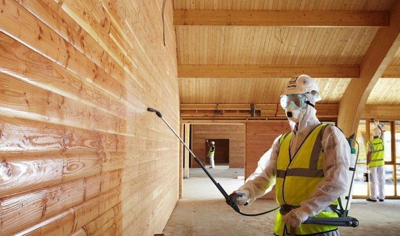 Необходимость и правила выбора подрядчика для огнезащиты деревянных конструкций